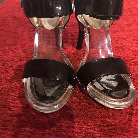 Shoes - Picture 3 of 4